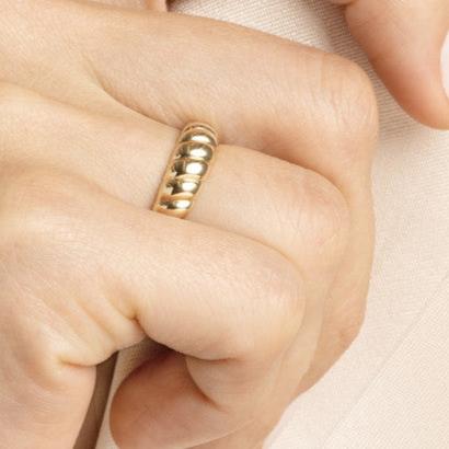 Gold Ribbed Ring