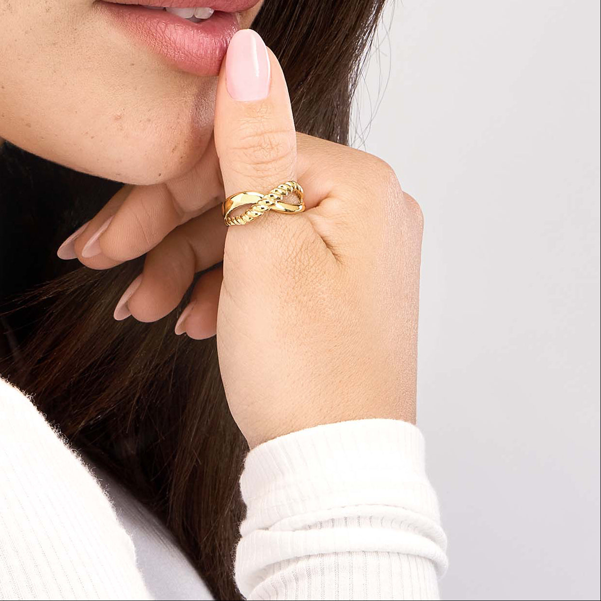 Ribbed Twist Ring